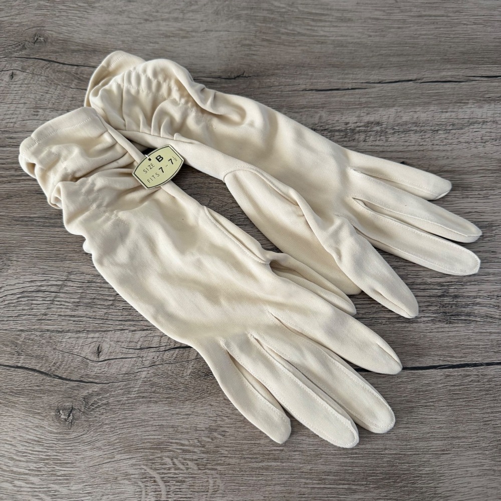 Vintage Ivory White Nylon Formal Gloves Size 7 Wrist Length Stretch Japan Bridal
